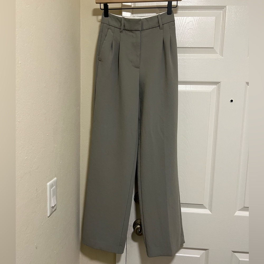 Wilfred Effortless pant in excellent condition